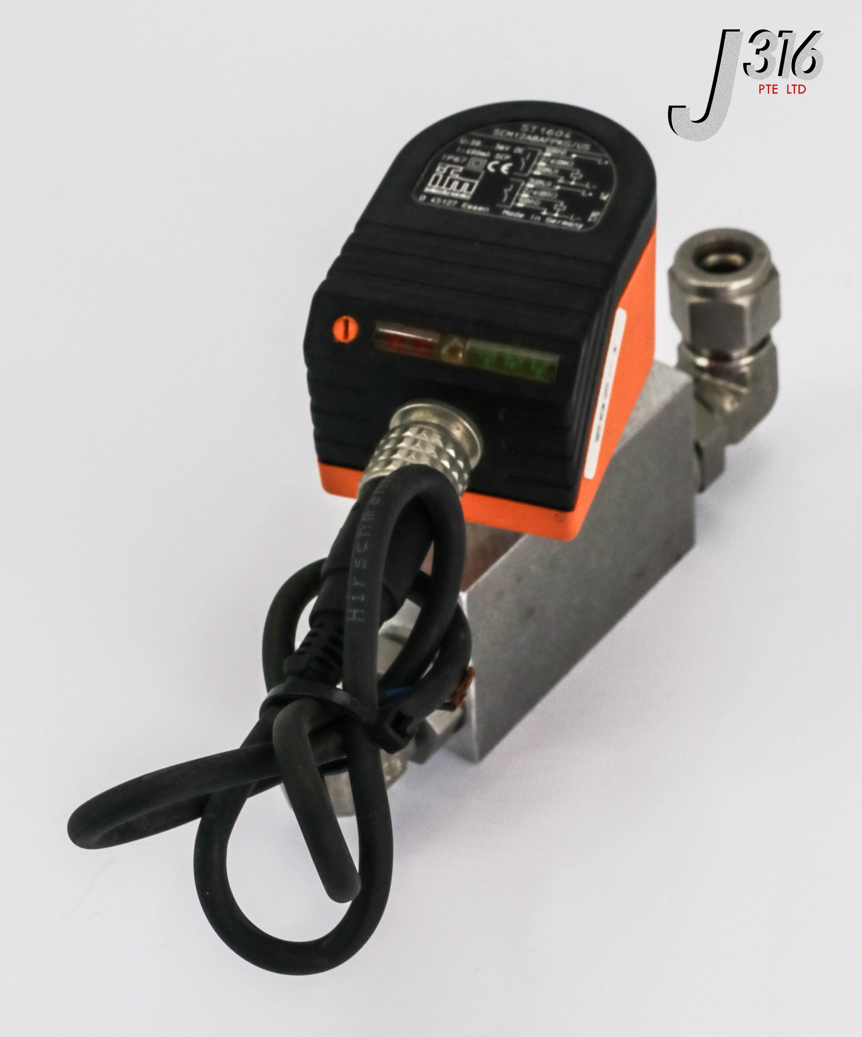 14675 IFM FLOW SENSOR WITH MANIFOLD BLOCK, SCM12ABAFPKG/US ST1604